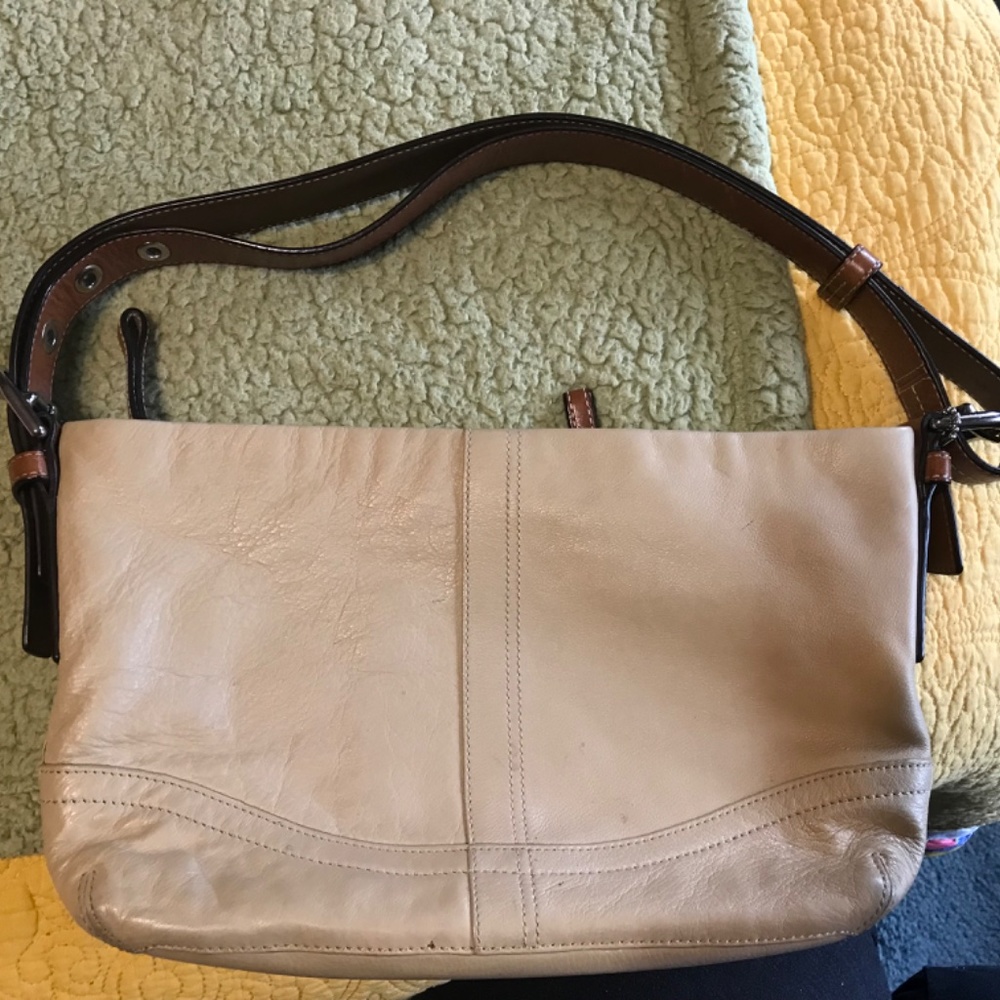 Coach purse - Picture 2 of 7